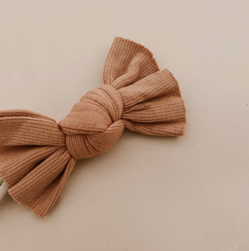 Ribbed Knot Bows