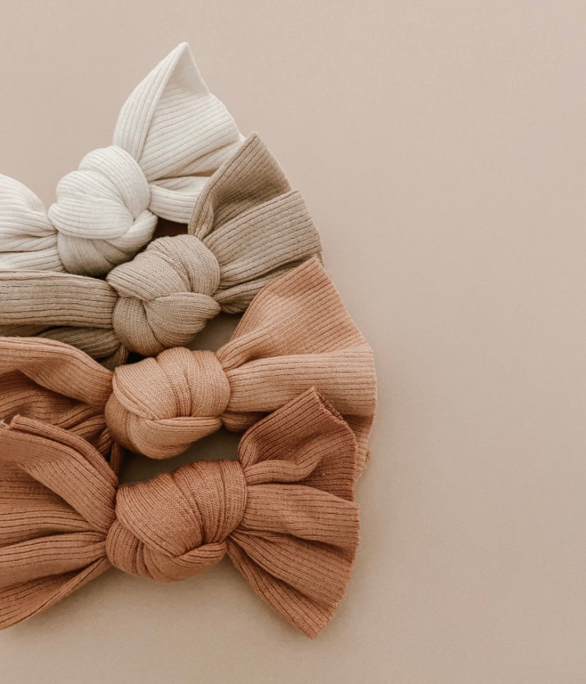 Ribbed Knot Bows