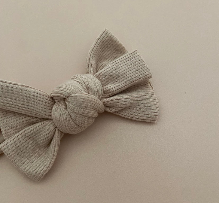 Ribbed Knot Bows