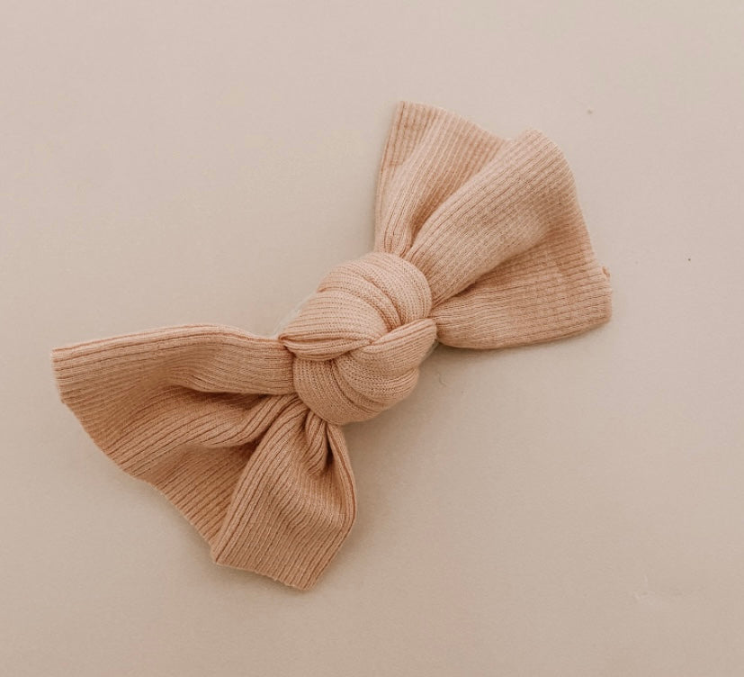 Ribbed Knot Bows